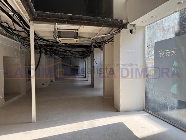 locale commerciale in affitto ad Aversa in zona Centro Città
