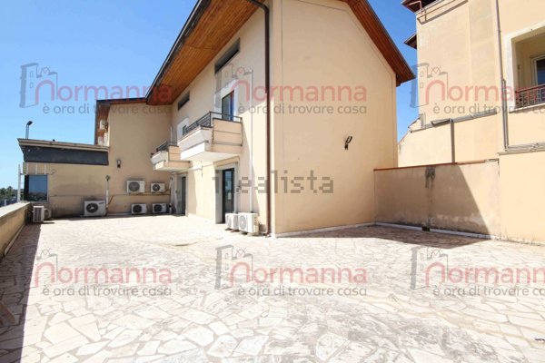 ufficio in affitto ad Aversa