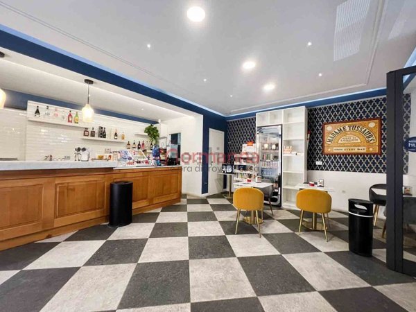 negozio in affitto ad Aversa