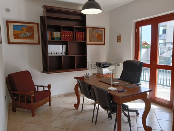 ufficio in affitto ad Aversa