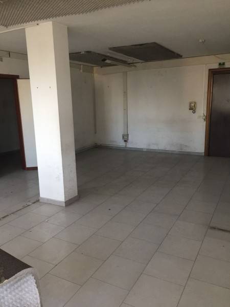 negozio in affitto ad Aversa in zona Centro Città