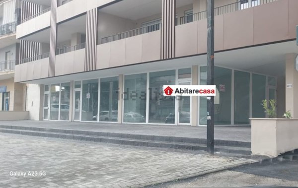 locale commerciale in affitto ad Aversa