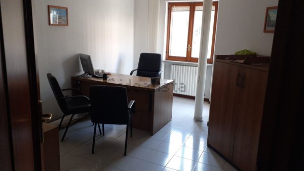 ufficio in affitto ad Aversa