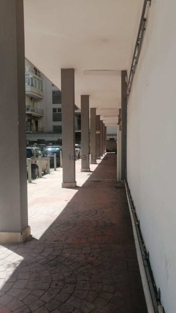 locale commerciale in affitto ad Aversa