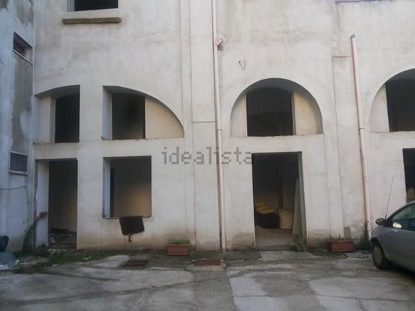 locale commerciale in affitto ad Aversa in zona Centro Città