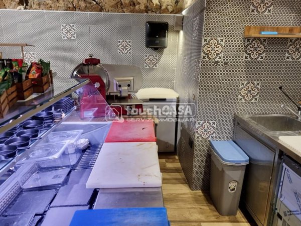 negozio in affitto ad Aversa in zona Centro Città