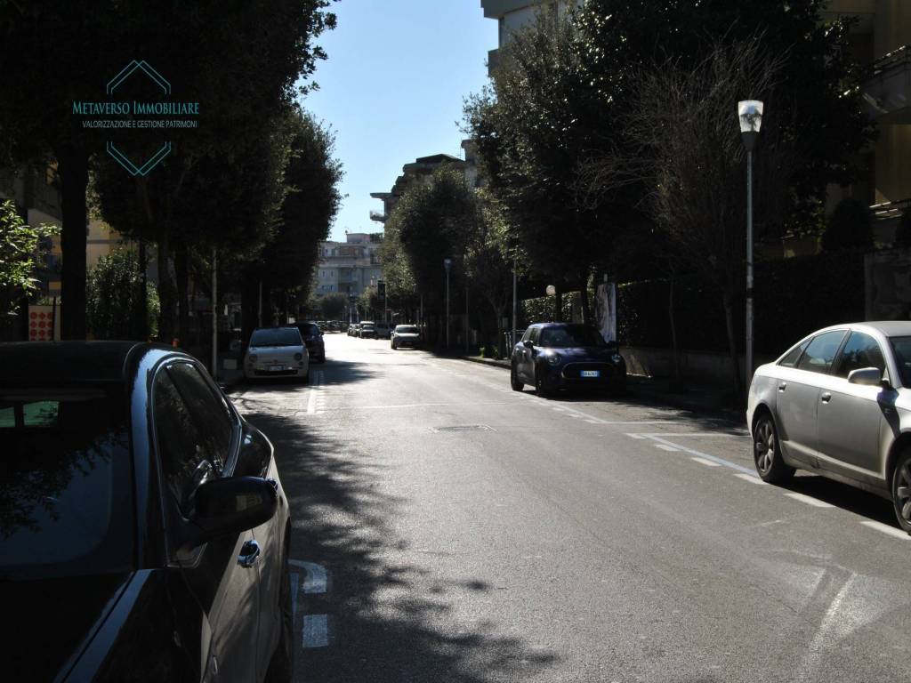 negozio in affitto ad Aversa