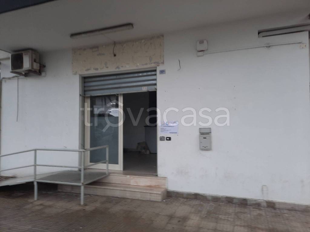 negozio in affitto ad Aversa