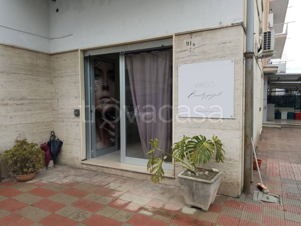 negozio in affitto ad Aversa in zona Centro Città
