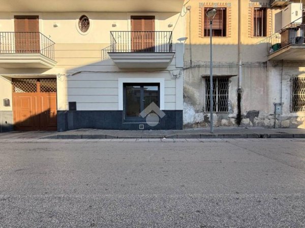 locale commerciale in affitto ad Aversa