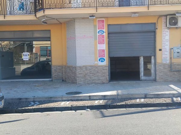negozio in affitto ad Aversa in zona Centro Città