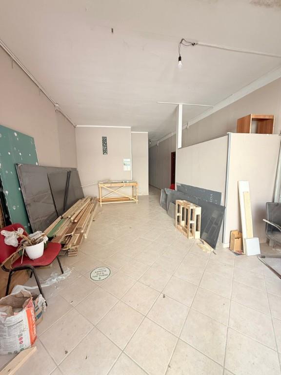 negozio in affitto ad Aversa