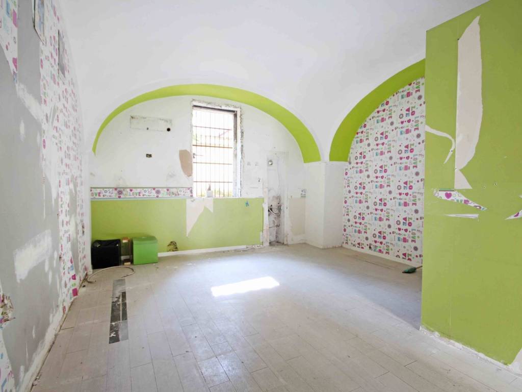 negozio in affitto ad Aversa in zona Centro Città