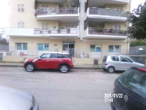 locale commerciale in affitto ad Aversa