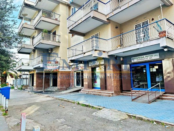 locale commerciale in affitto ad Aversa