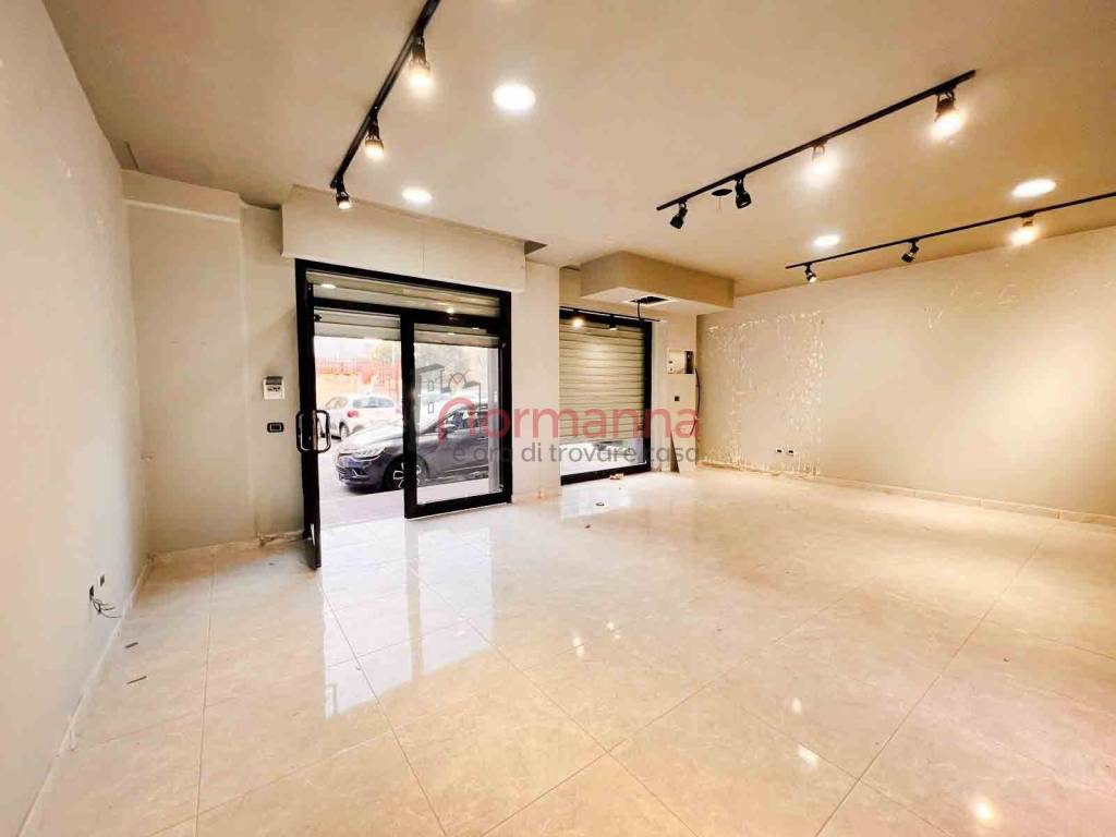 negozio in affitto ad Aversa in zona Centro Città