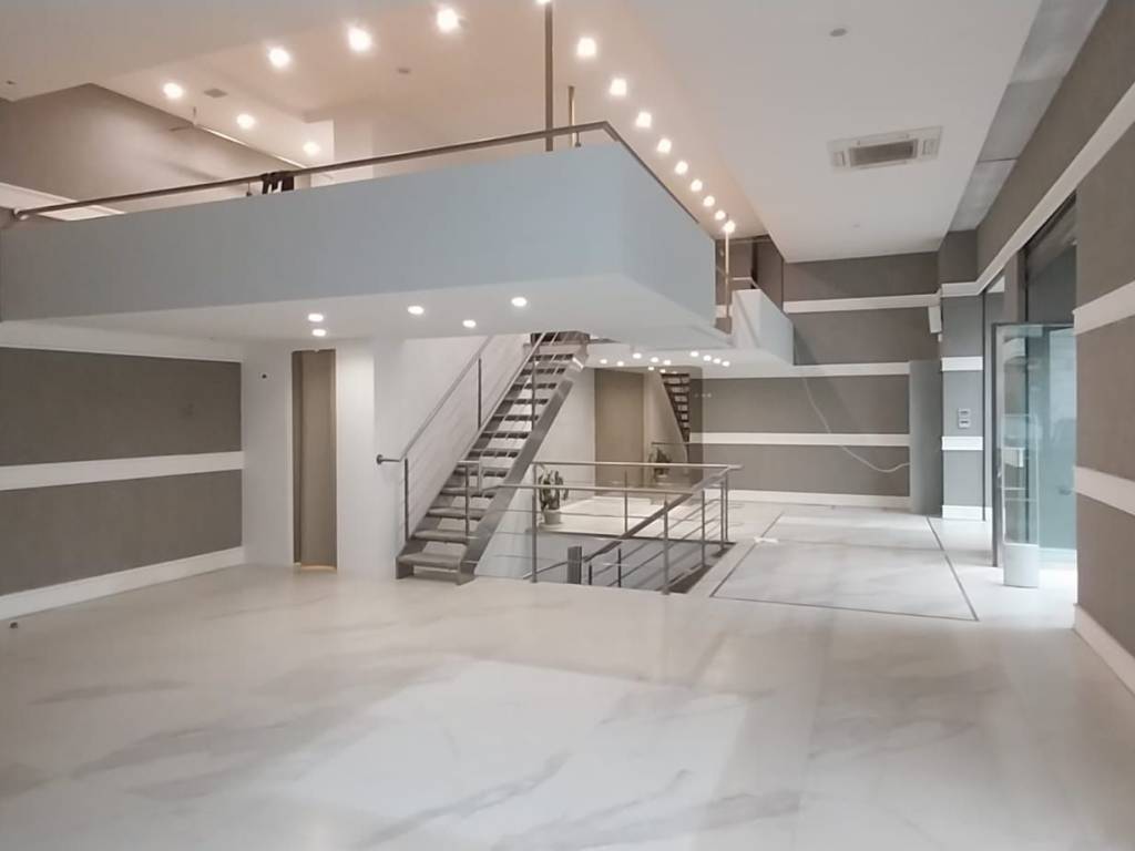 negozio in affitto ad Aversa in zona Centro Città