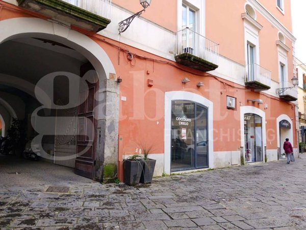 locale commerciale in affitto ad Aversa in zona Centro Città