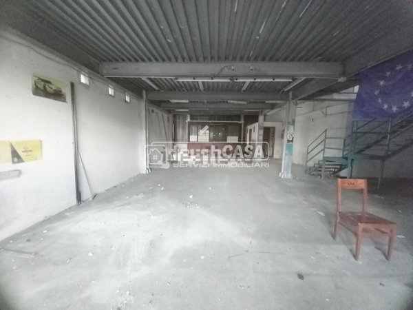 locale commerciale in affitto ad Aversa in zona Centro Città