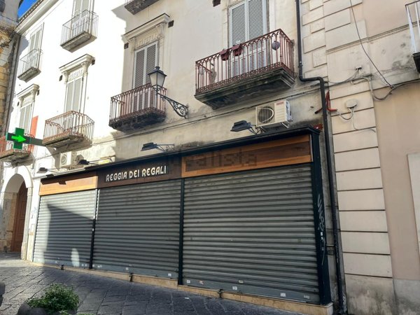 locale commerciale in affitto ad Aversa