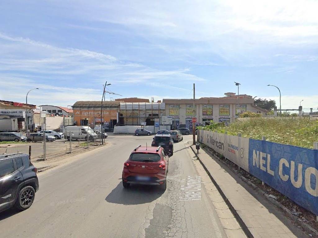 negozio in affitto ad Aversa in zona Centro Città