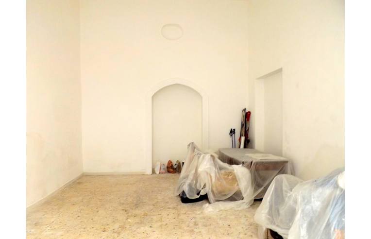 locale commerciale in affitto ad Aversa in zona Centro Città