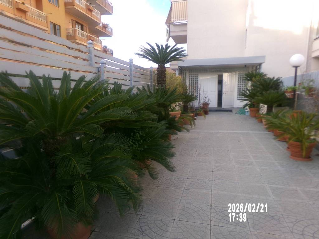 negozio in affitto ad Aversa