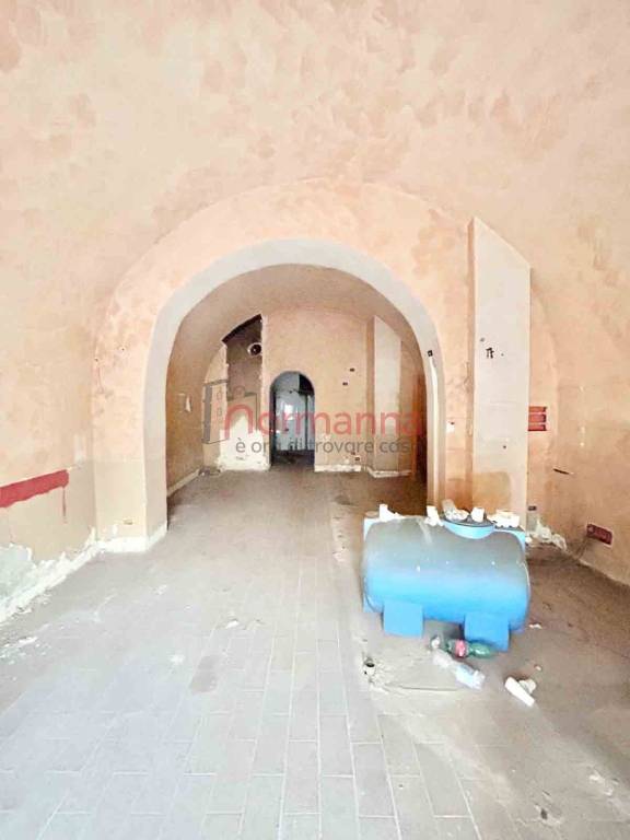 negozio in affitto ad Aversa in zona Centro Città