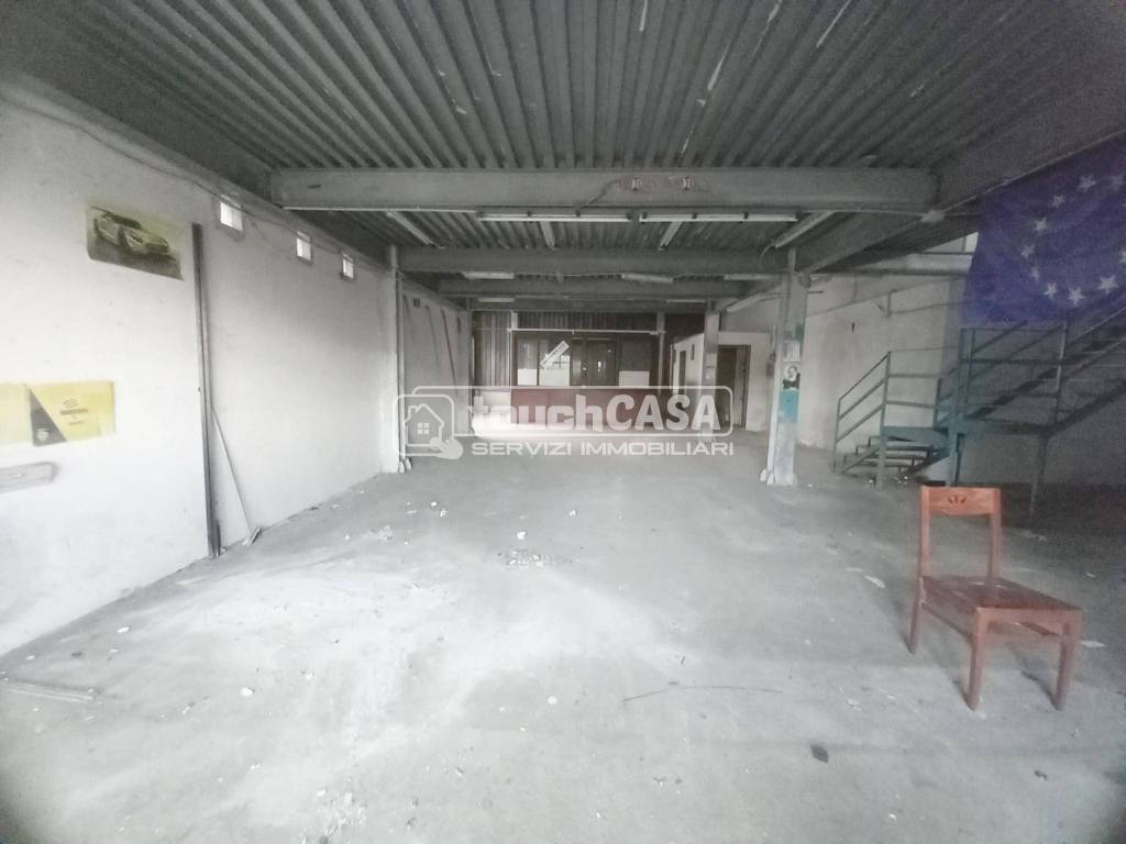 negozio in affitto ad Aversa