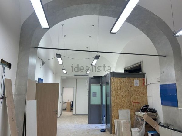 negozio in affitto ad Aversa