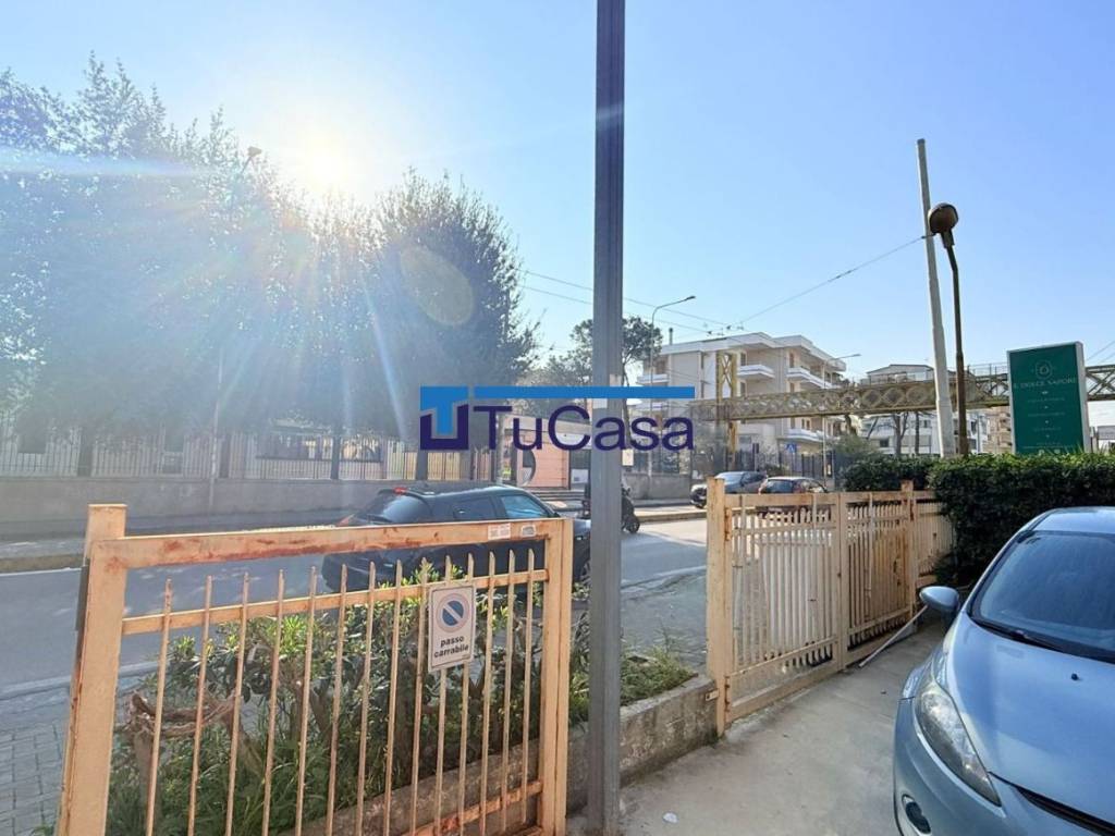 negozio in affitto ad Aversa