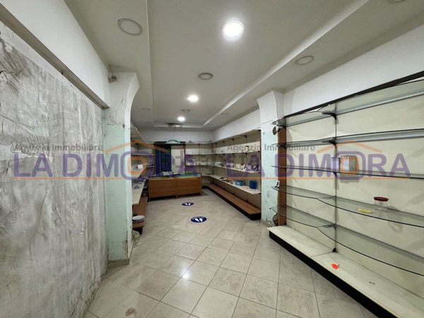locale commerciale in affitto ad Aversa in zona Centro Città
