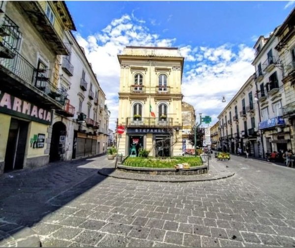 locale commerciale in affitto ad Aversa in zona Centro Città