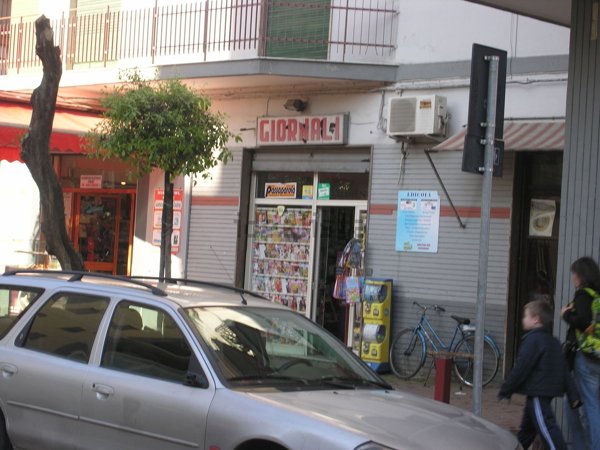 locale commerciale in affitto ad Aversa