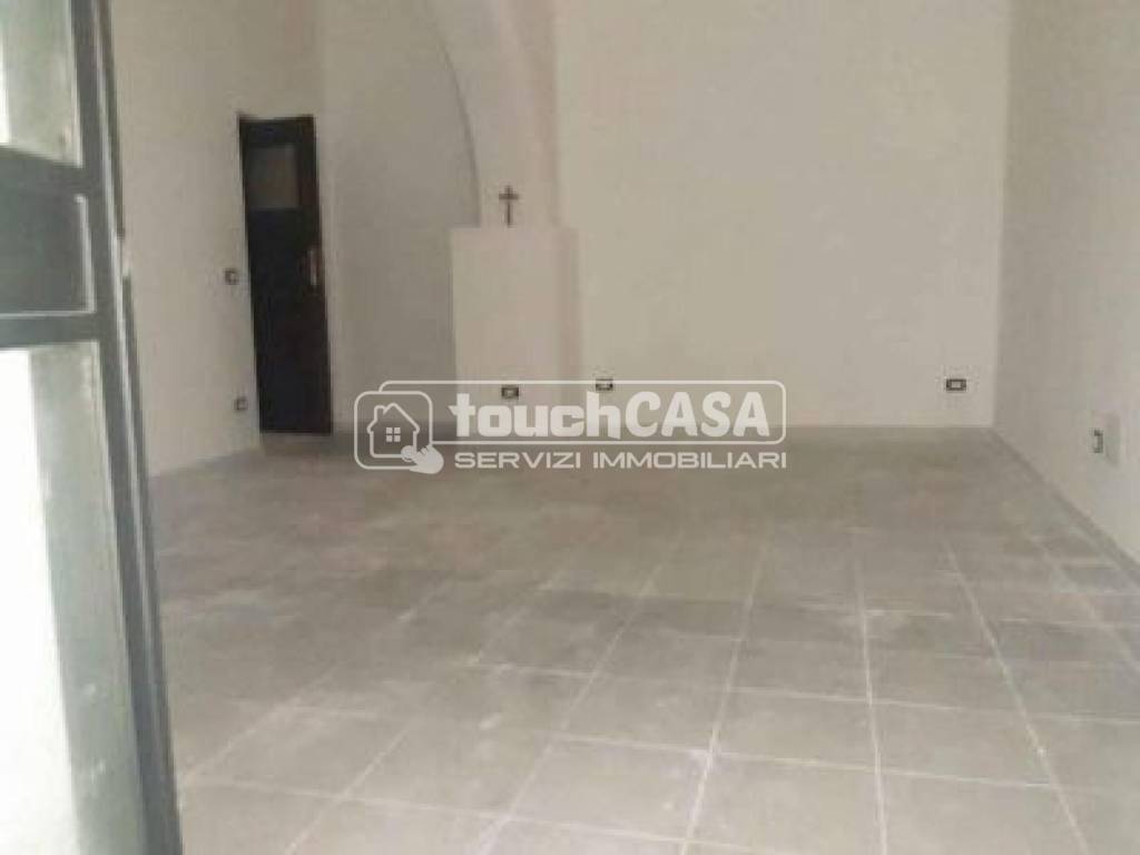 negozio in affitto ad Aversa in zona Centro Città