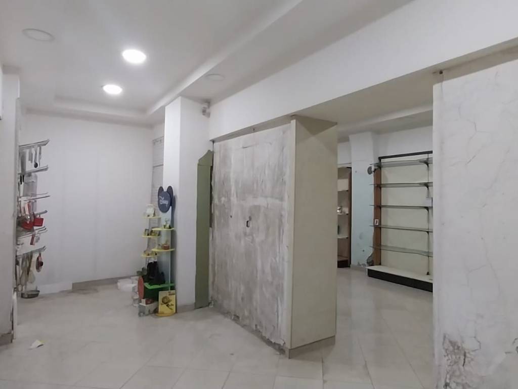 negozio in affitto ad Aversa in zona Centro Città