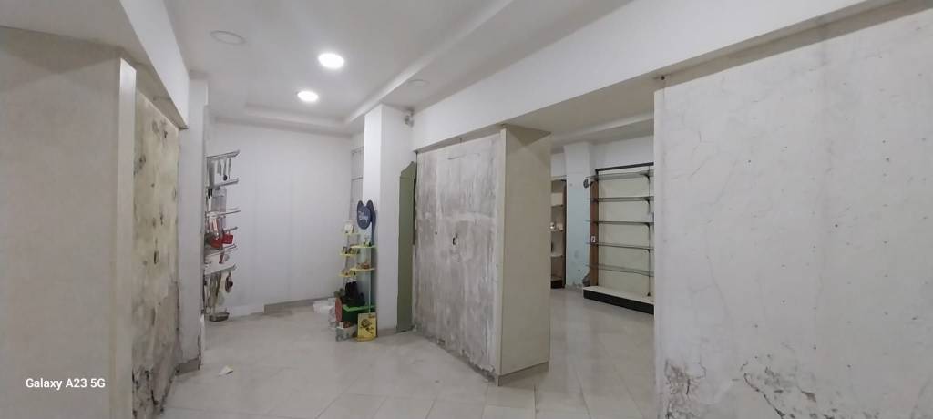 negozio in affitto ad Aversa in zona Centro Città