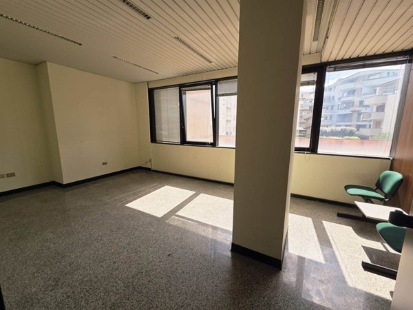ufficio in affitto ad Aversa