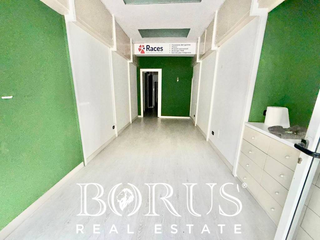 negozio in affitto ad Aversa in zona Centro Città