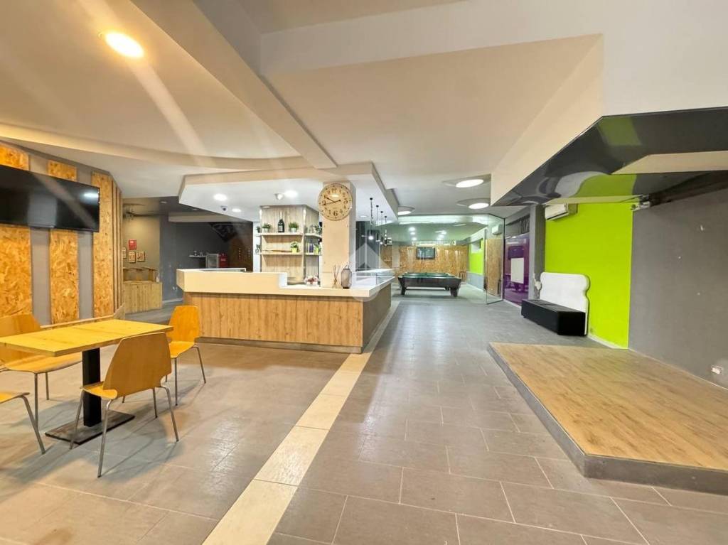 negozio in affitto ad Aversa