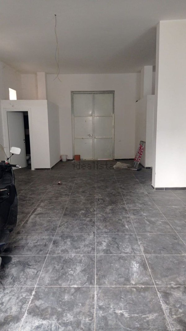 locale commerciale in affitto ad Aversa in zona Centro Città