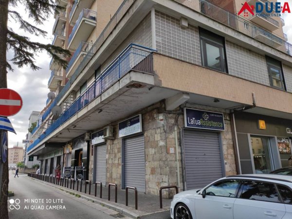 negozio in affitto ad Aversa