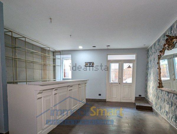 locale commerciale in affitto ad Aversa in zona Centro Città