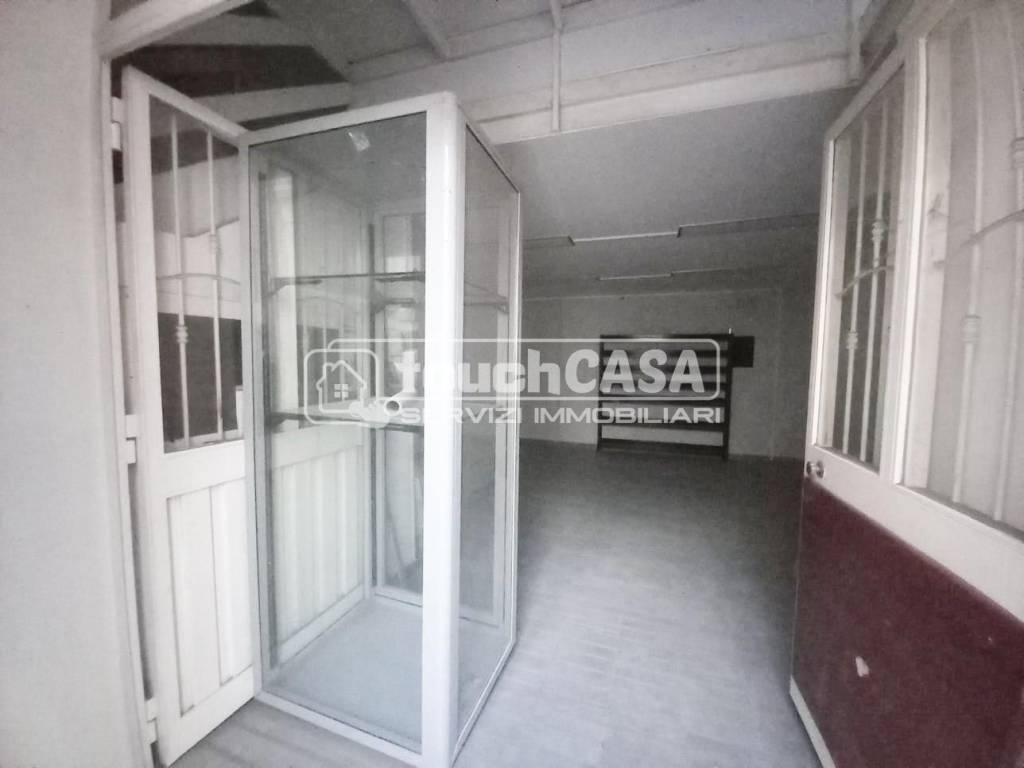 negozio in affitto ad Aversa in zona Centro Città