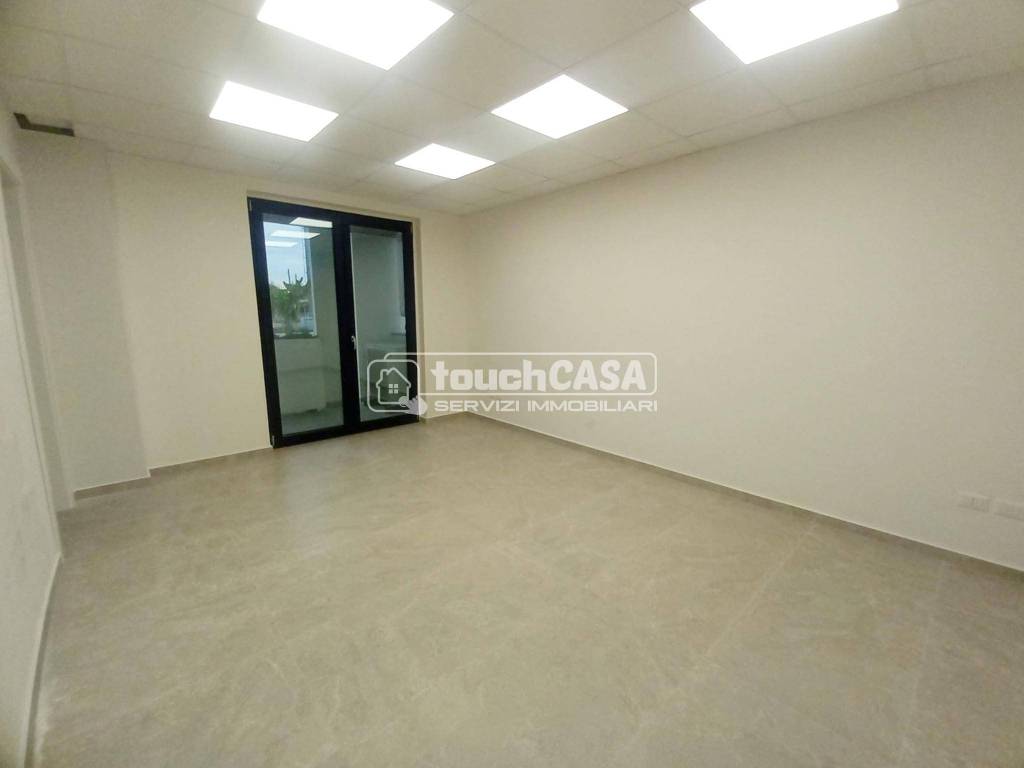 ufficio in affitto ad Aversa