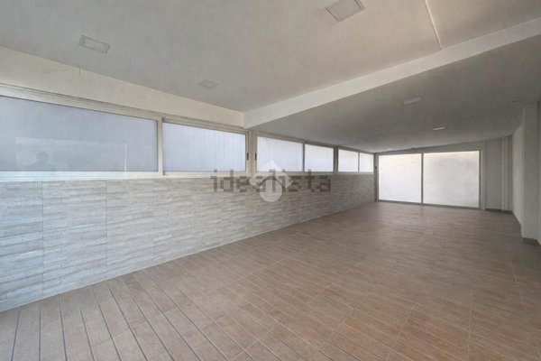 locale commerciale in affitto ad Aversa