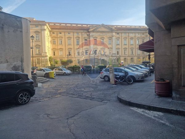 locale commerciale in affitto ad Aversa