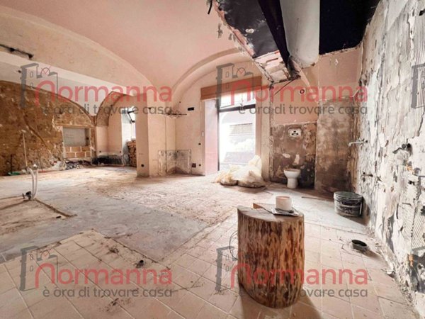 negozio in affitto ad Aversa in zona Centro Città