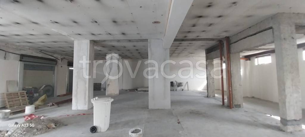 negozio in affitto ad Aversa in zona Centro Città