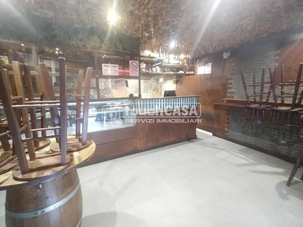 negozio in affitto ad Aversa in zona Centro Città